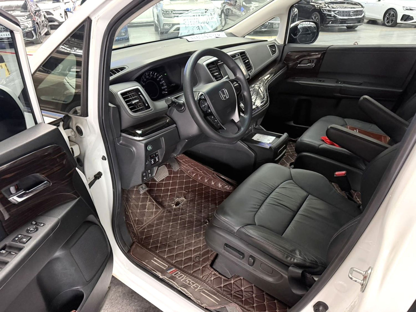 Honda Odyssey 2018 Model 2.4L Luxury Edition FWD CVT Automatic Transmission 7-Seater Gasoline MPV