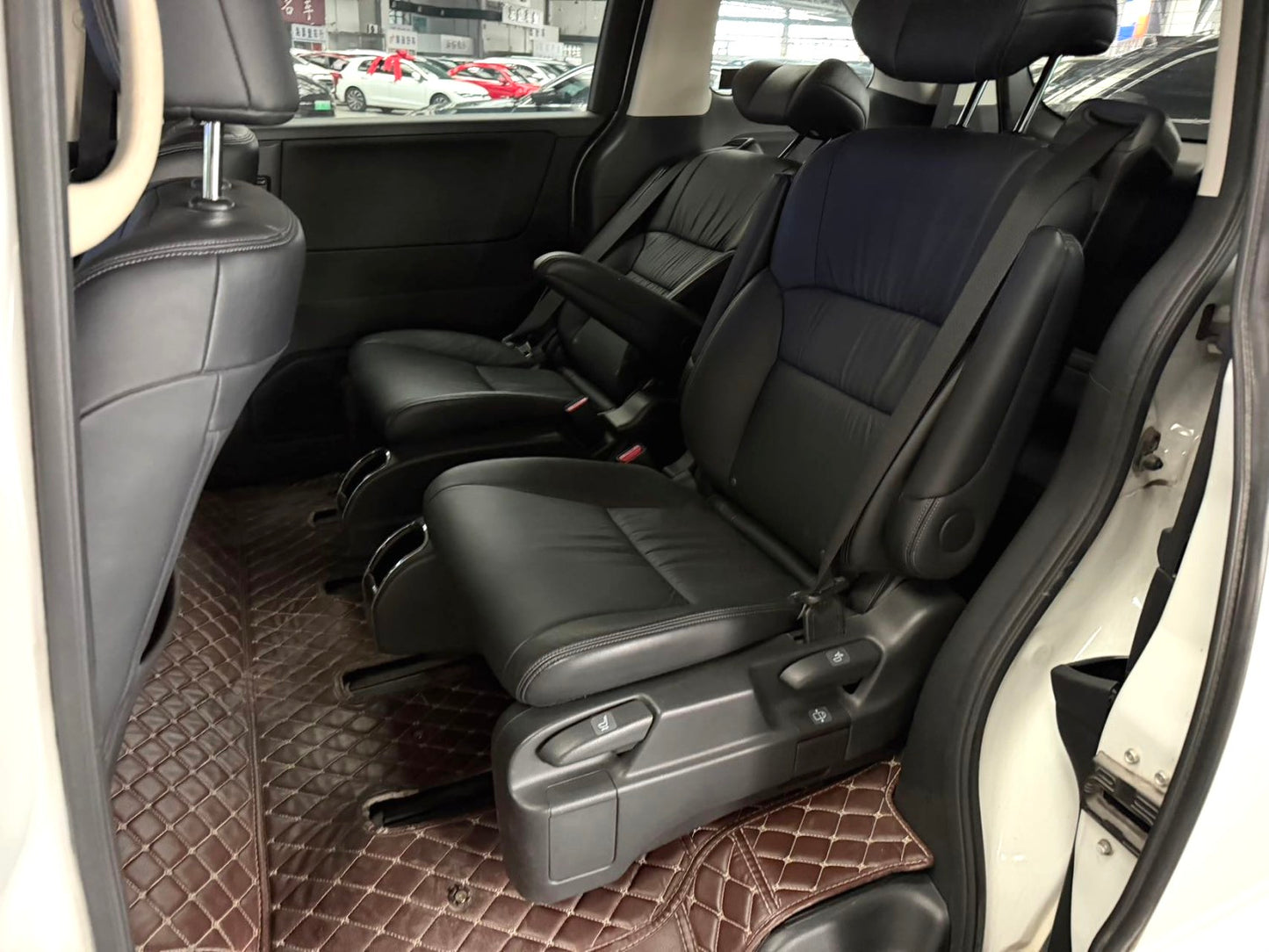 Honda Odyssey 2018 Model 2.4L Luxury Edition FWD CVT Automatic Transmission 7-Seater Gasoline MPV
