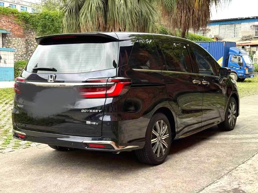 Honda Odyssey 2024 eHEV 2.0L Sharp Joy Edition FWD E-CVT Automatic Transmission