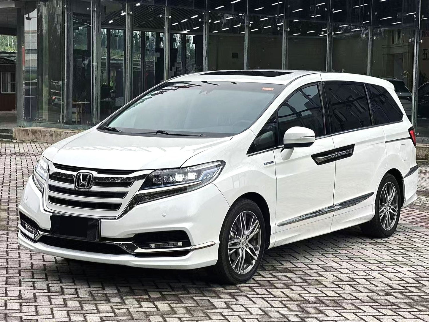 Honda Elysion 2019 eHEV|2.0L Luxury Edition E-CVT Automatic Transmission