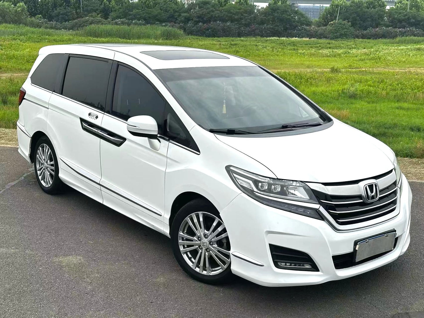 Honda Elysion 2016 Model|2.4L Comfort Trim CVT Automatic Transmission