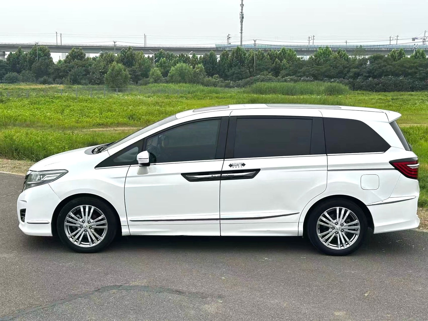 Honda Elysion 2016 Model|2.4L Comfort Trim CVT Automatic Transmission