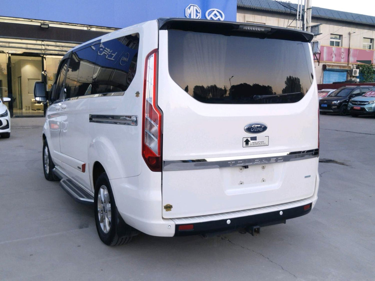 Ford Tourneo 2017 Model | 2.0T Premium Edition FWD 6AT Automatic MPV