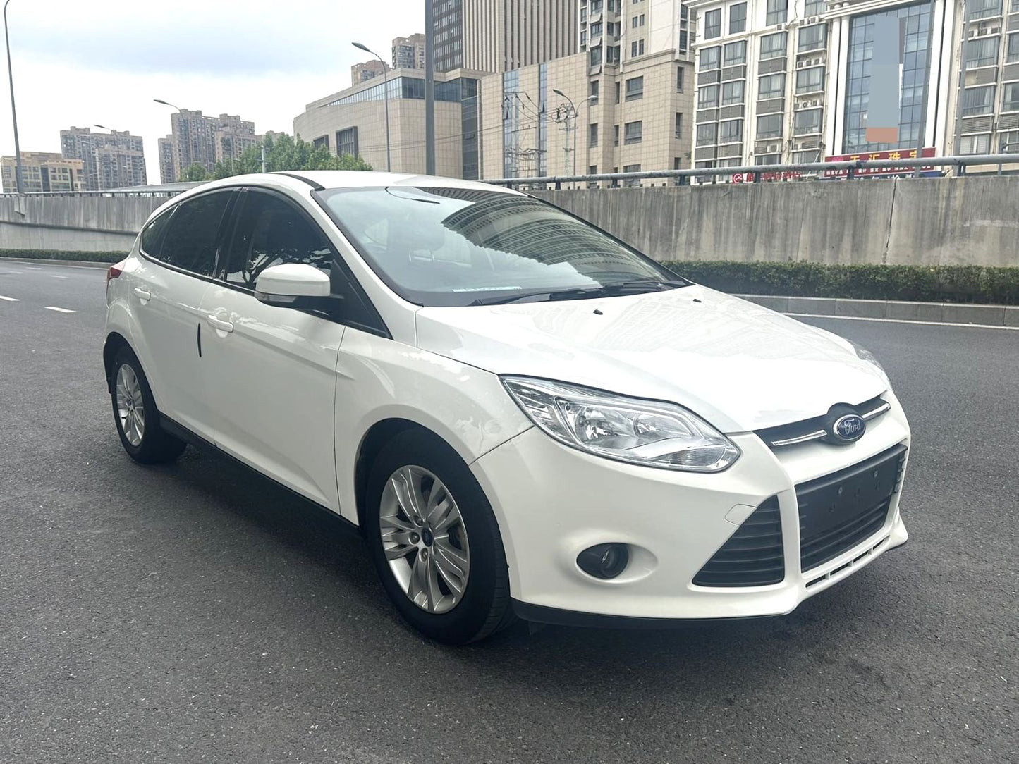 Ford Focus 2012 Hatchback 1.6L Comfort MT