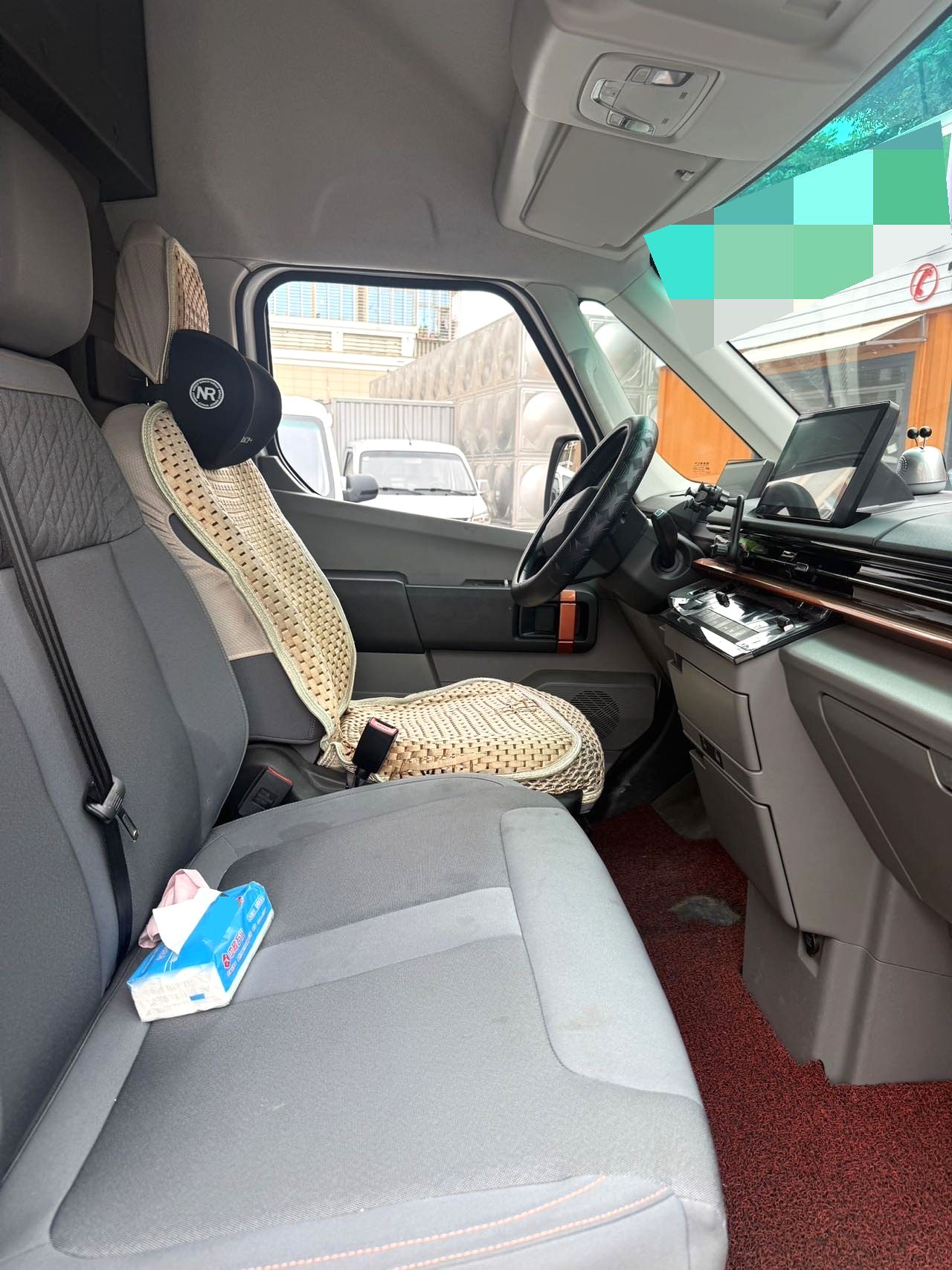 Geely Farizon Super Van 2024 Model | Wealth Version Medium Wheelbase High Roof Automatic Box Van