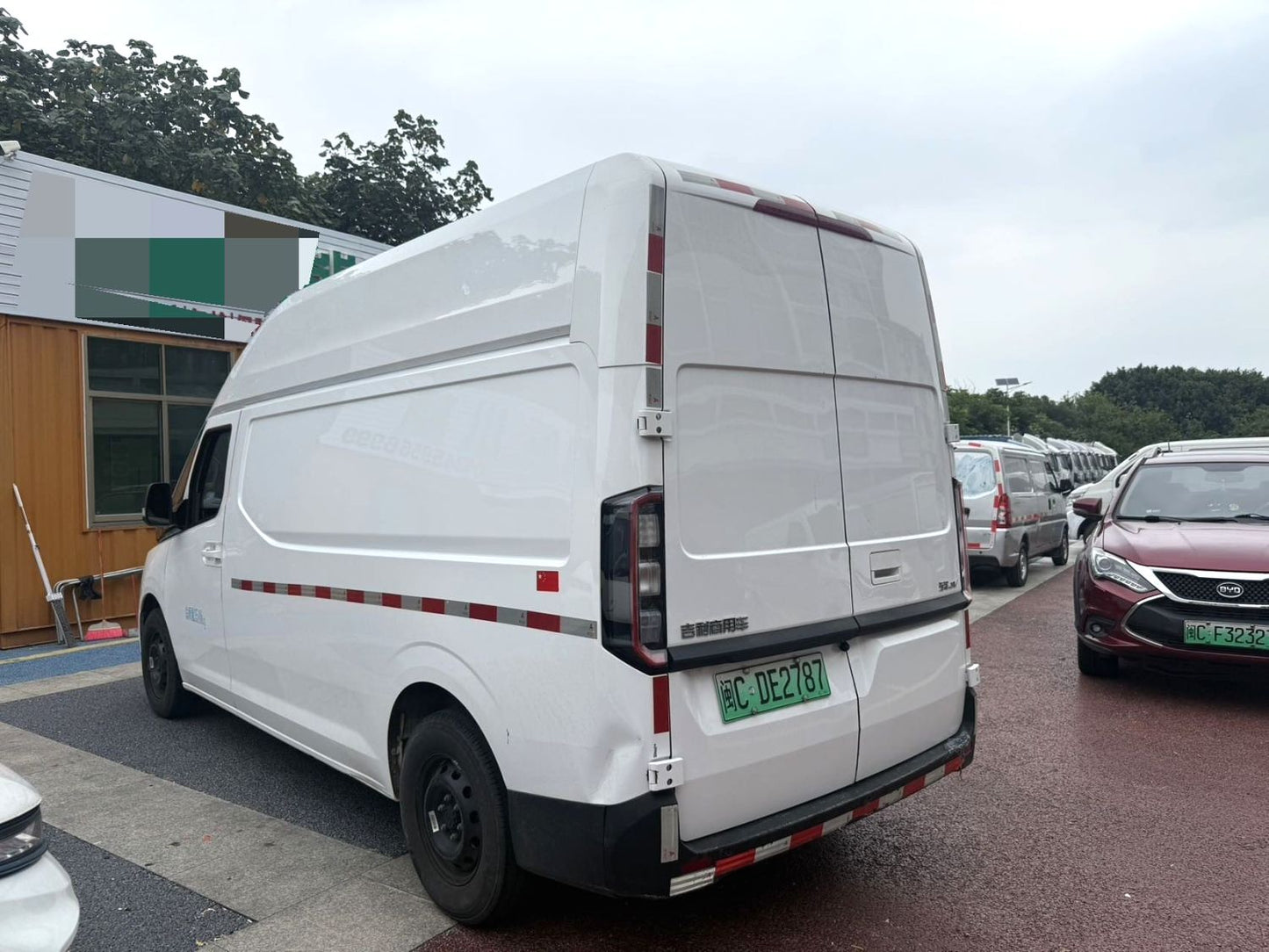 Geely Farizon Super Van 2024 Model | Wealth Version Medium Wheelbase High Roof Automatic Box Van