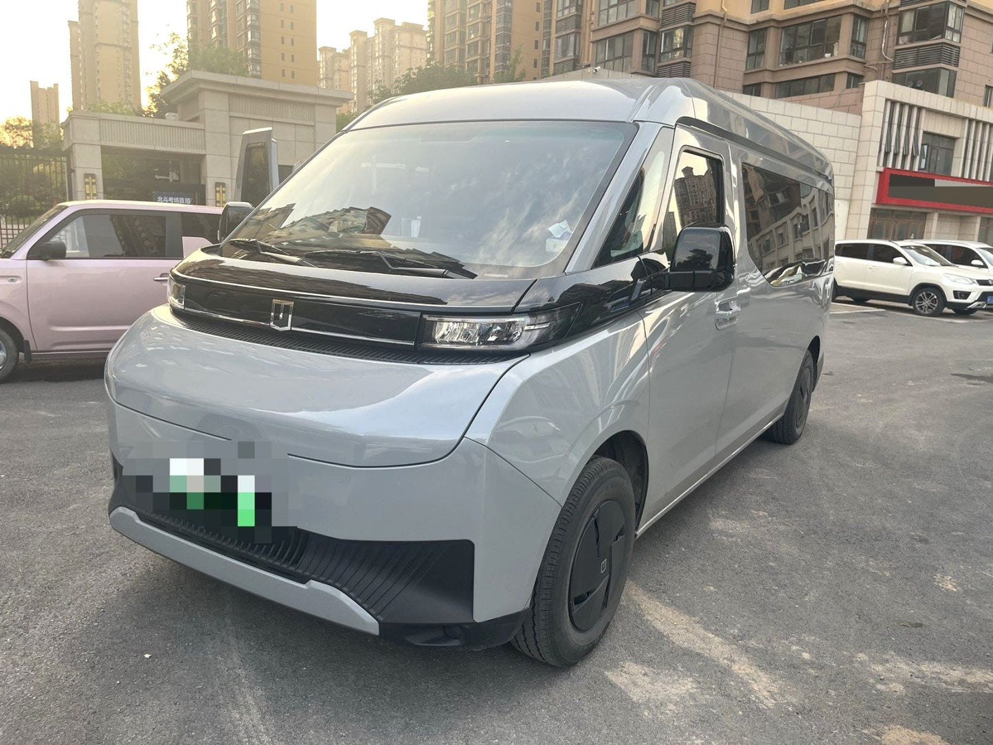 Geely Farizon Super Van 2025 Model | Yucheng Action Version Medium Wheelbase  68kWh Zhixin Battery 7-Seater Automatic