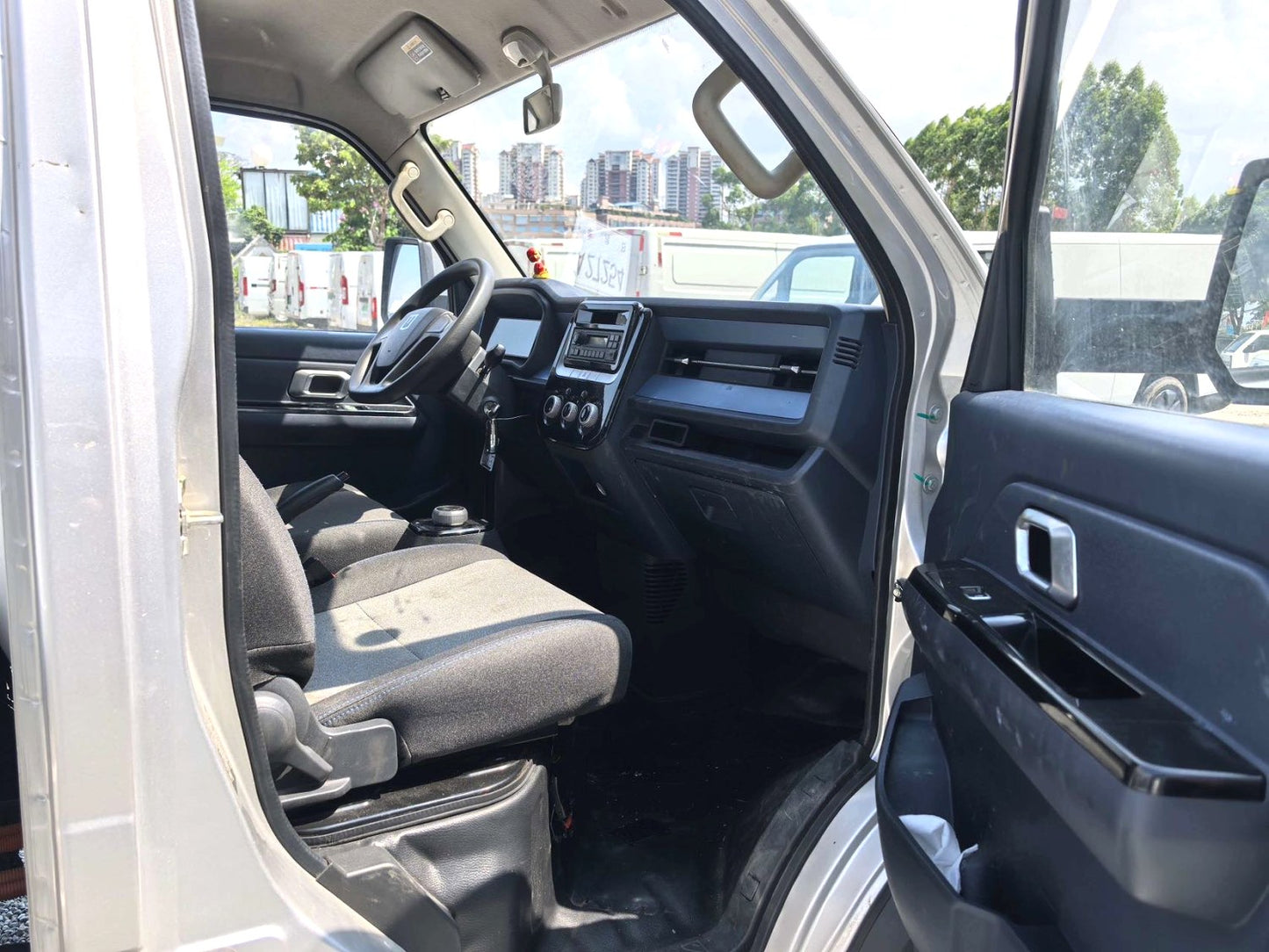 Farizon Sharp F3E 2023 Model | CATL 55.7kWh Automatic Electric Flatbed Truck