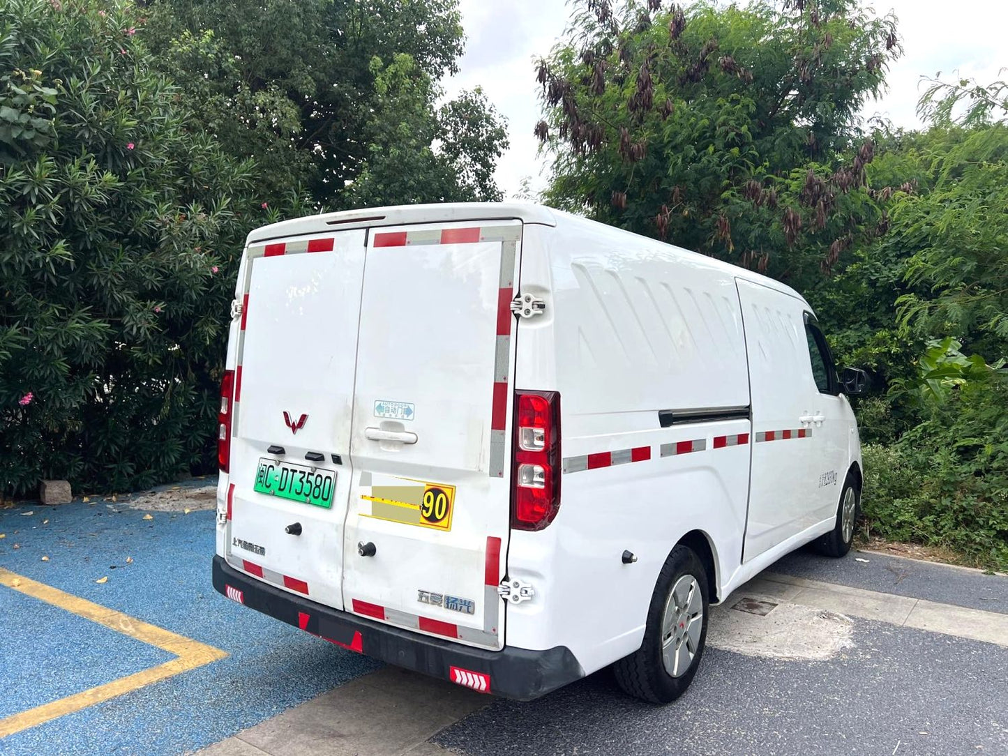 Wuling Yangguang 2024 Model | Comfort Version Window-Closed Van 300km Automatic