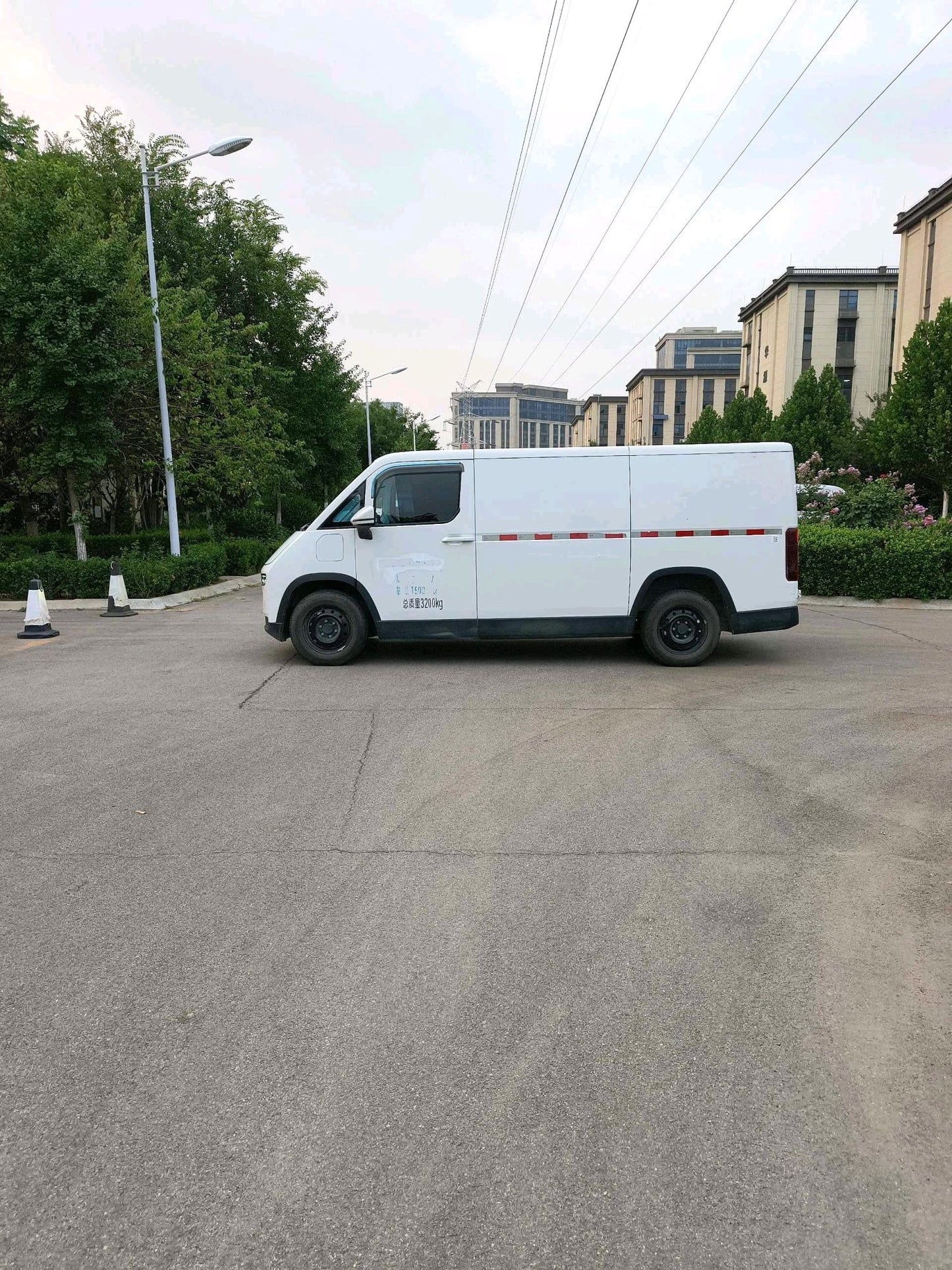 Foton View i7 2024 Model | Short Wheelbase Flat Roof Automatic Passenger Van