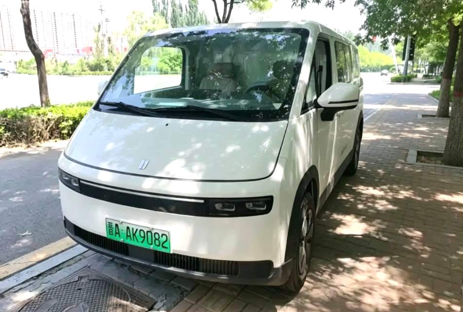 Foton View i9 2025 Model | Zhiyuan Edition Professional Logistics Long Wheelbase FWD 2-Seater Automatic Closed Van