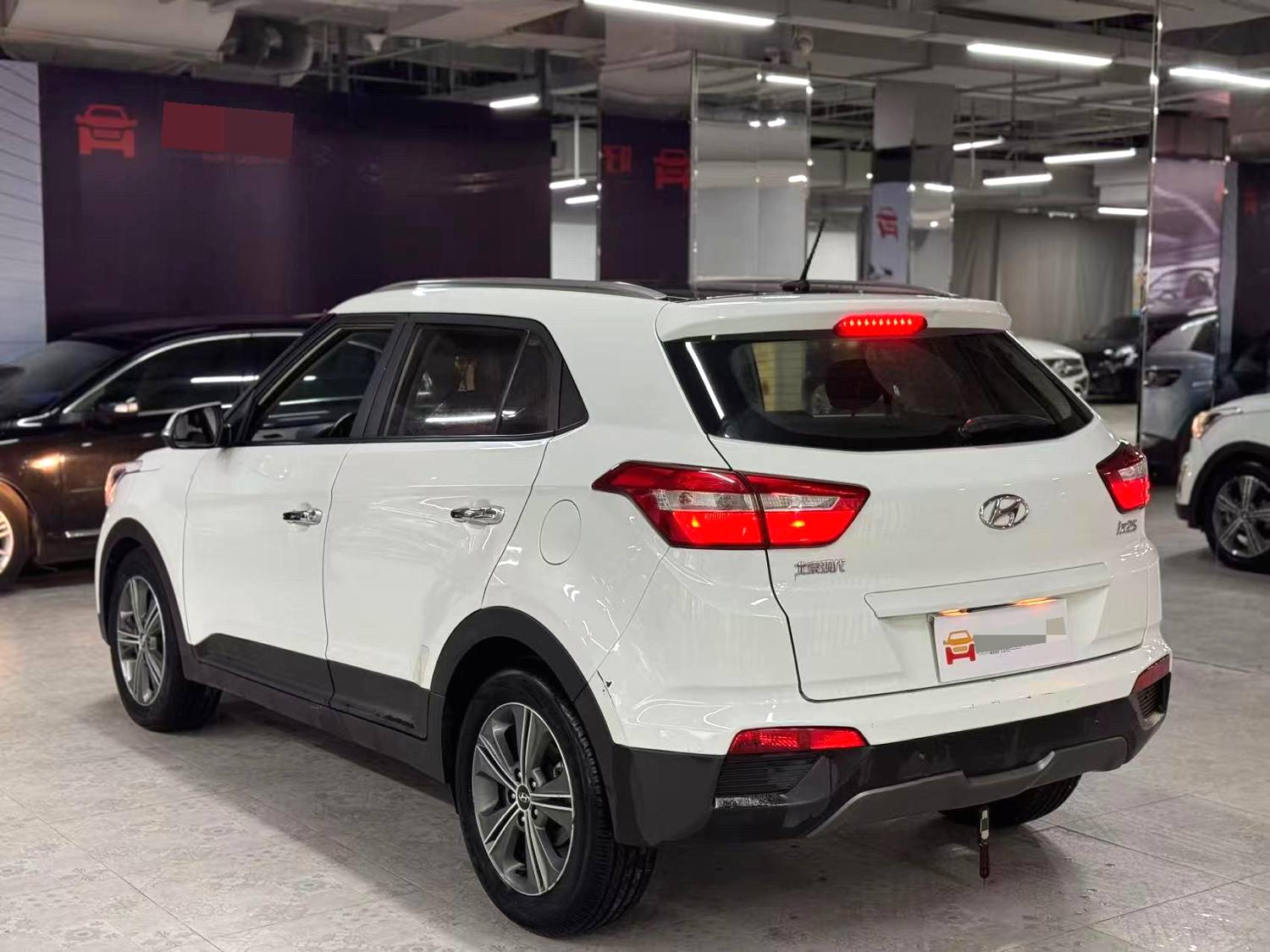 Used 2015 Hyundai ix25 1.6L GLS 2WD (FWD) Intelligent Edition side view for China car export