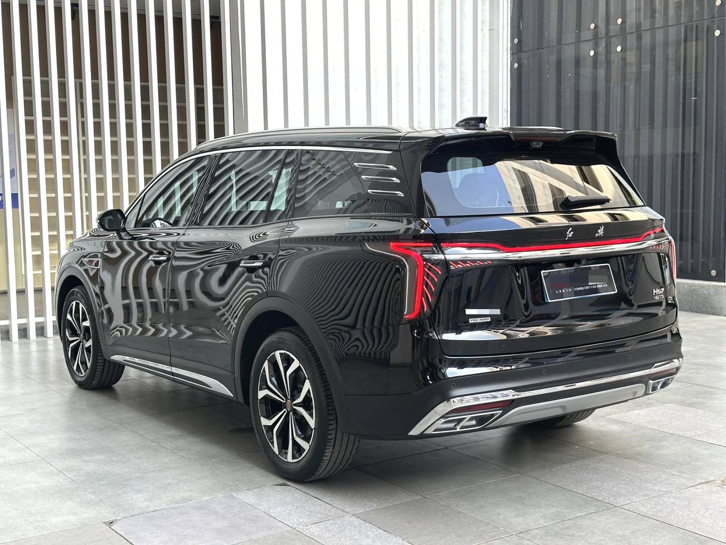 Used Hongqi 2023 HS7 48V 2.0T 4WD Flagship Comfort Edition 6-seat Automatic Transmission interior photo for China car