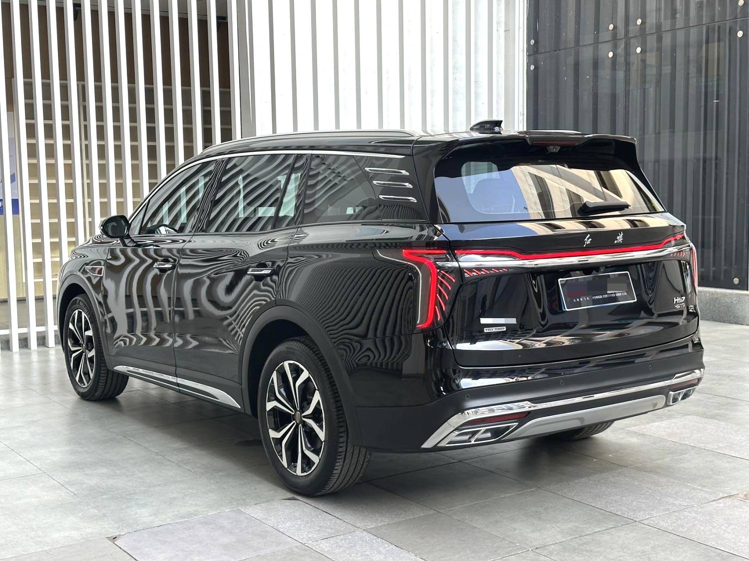 Used Hongqi 2023 HS7 48V 2.0T 4WD Flagship Comfort Edition 6-seat Automatic Transmission interior photo for China car
