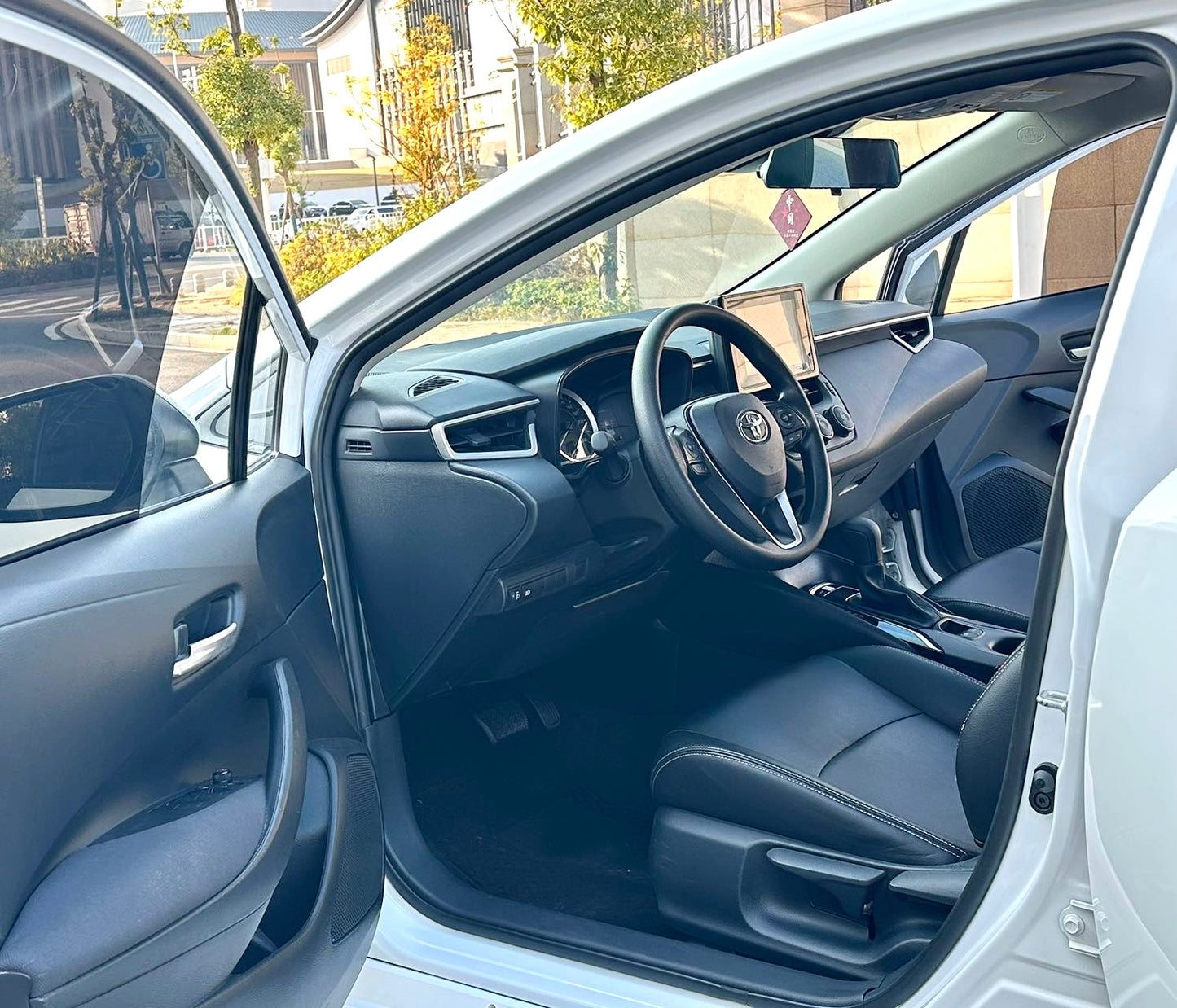 Used Toyota Highlander 2022 Model Hybrid 2.5L CVT 4WD Premium Edition 7-Seater