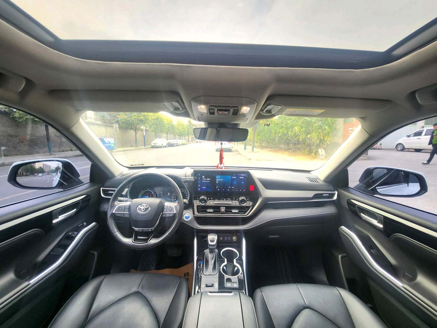 Used Toyota Highlander 2022 Model Hybrid 2.5L CVT 4WD Premium Edition 7-Seater