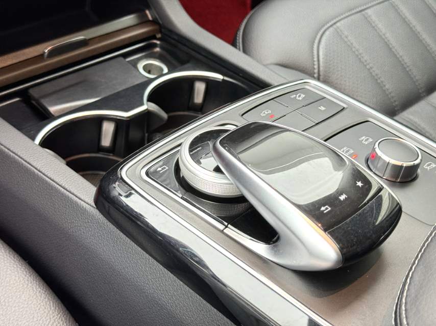 Used BAW BJ90 | 2021 Model 3.0T Zhengrong Edition interior photo for China car export