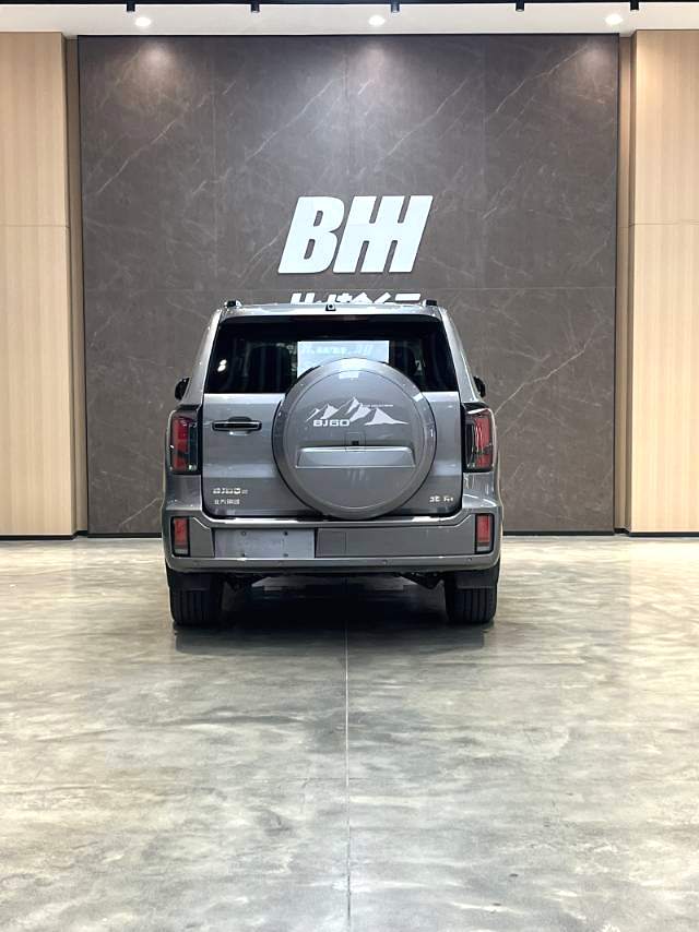 BAW BJ60 Thunder 2024 Model Magic Power Electric Drive Standard Version 5-Seater