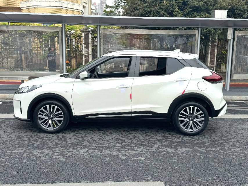 Used Nissan Kicks 2022 Model 1.5L CVT XL Fashion Trim front view for China car export
