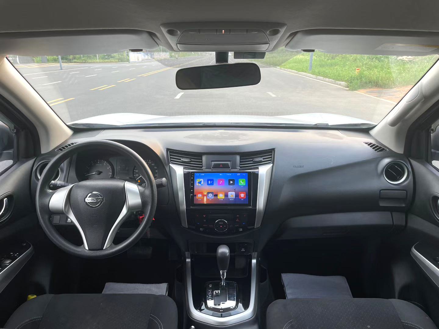 Used Nissan Navara 2017 Model 2.5L 2WD Luxury Trim Pickup Truck