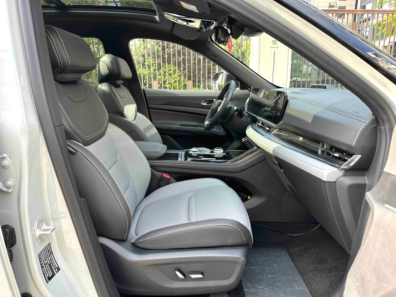 Used Ford Territory New Energy 2025 Plug-in Hybrid 1.5T Premium Plus Automatic side view for China car export