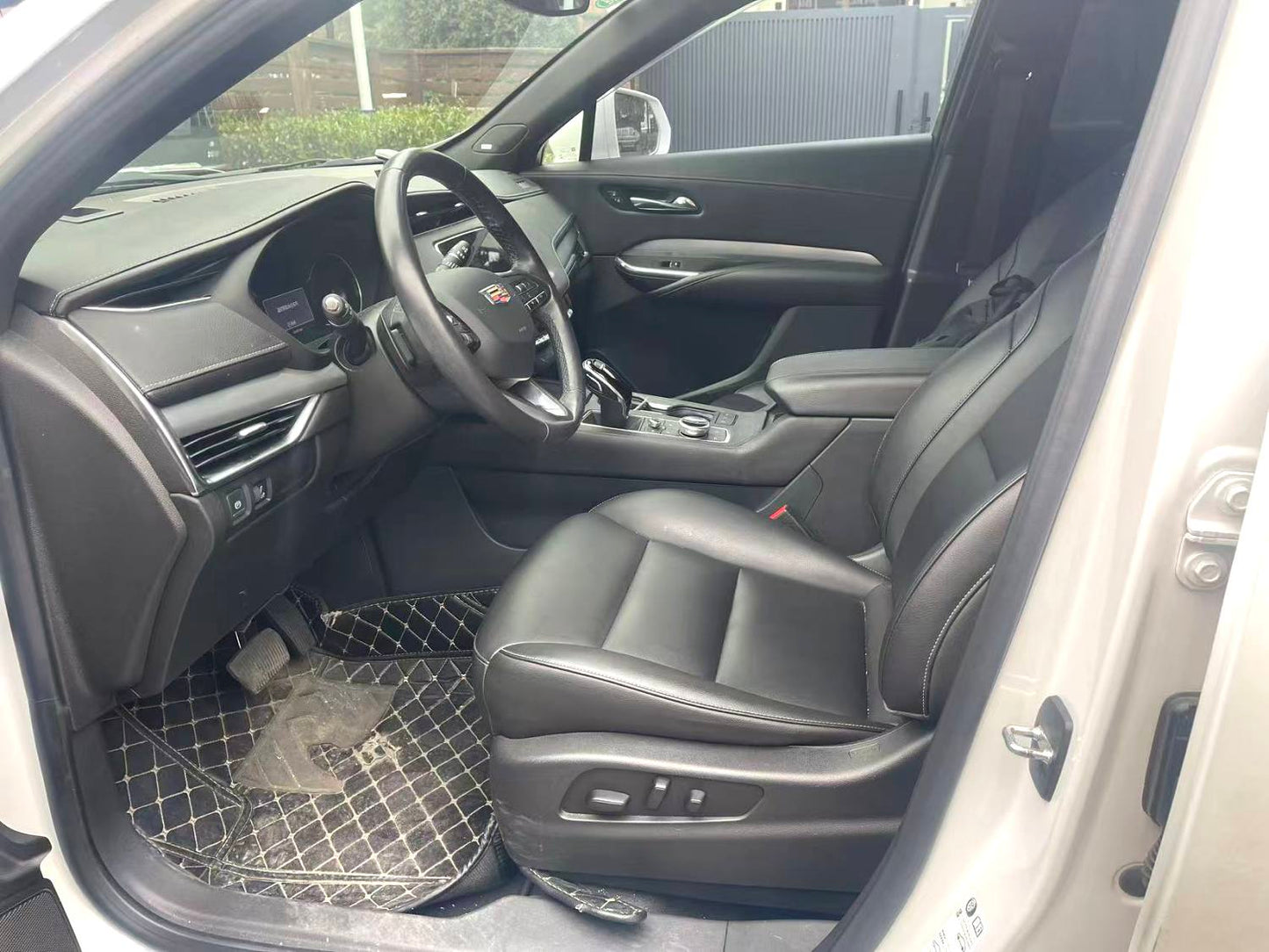 Used Cadillac XT4 2020 2.0T 28T 4WD Premium Sport Automatic side view for China car export