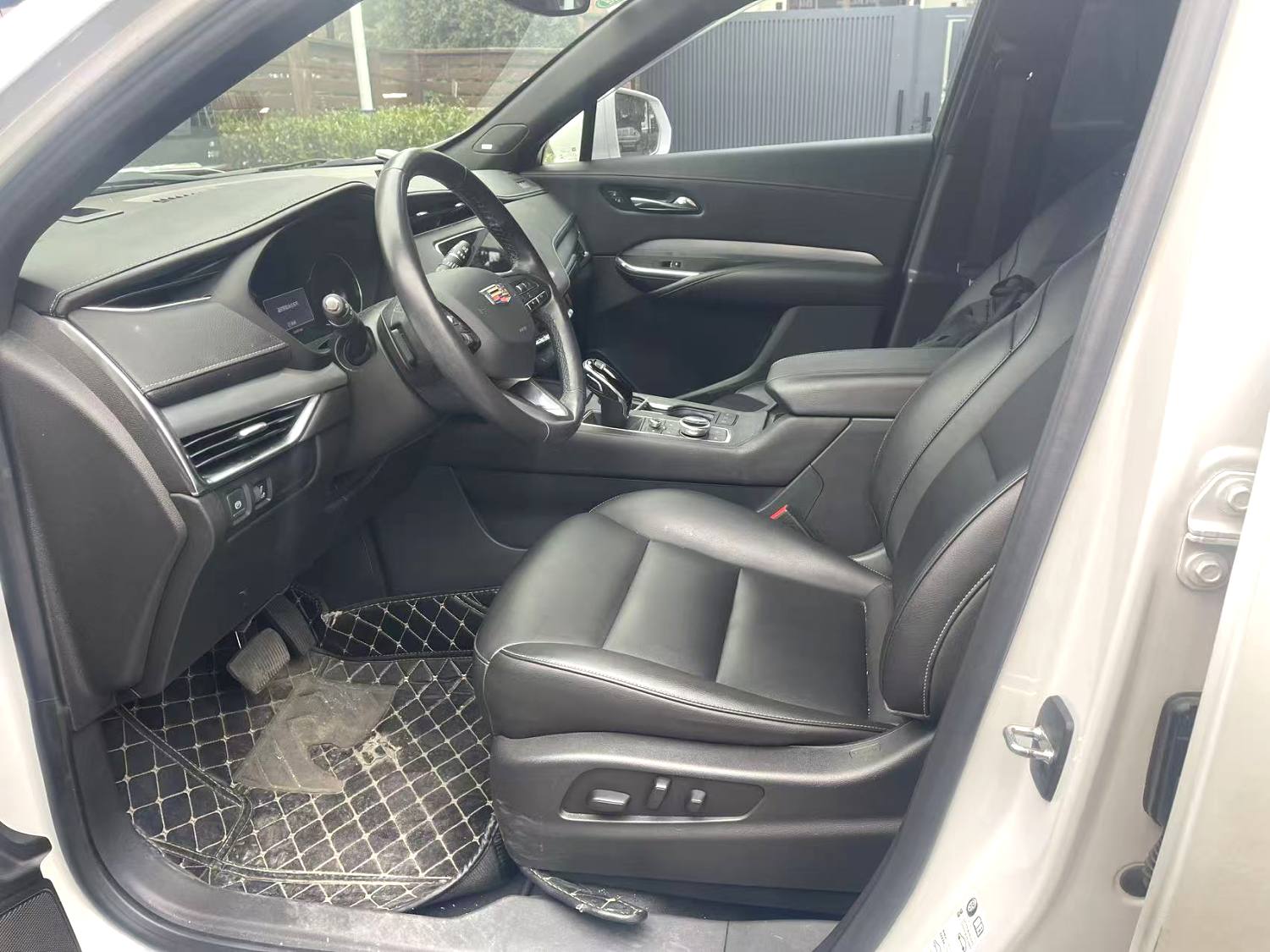 Used Cadillac XT5 2020 2.0T Luxury (Facelift) Automatic side view for China car export