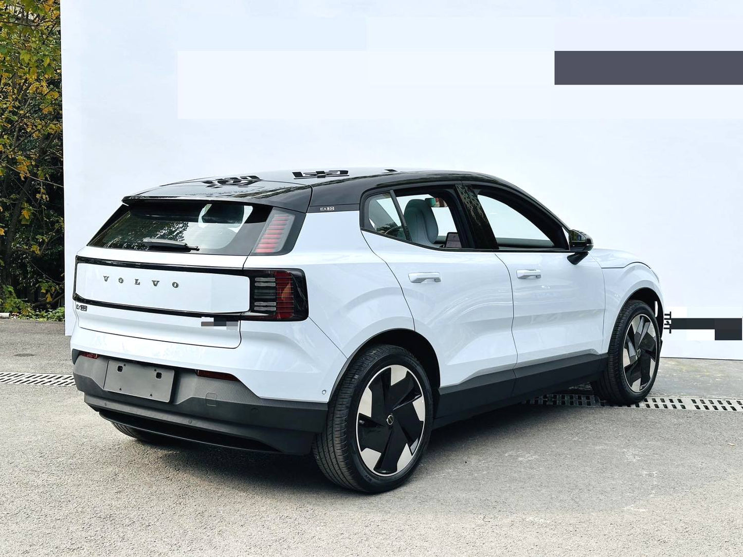 Used Volvo EX30 2024 Rear-Wheel Drive Long Range Ultra Automatic Transmission