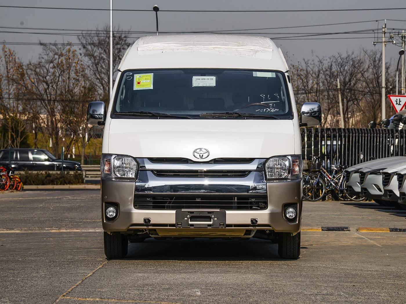 2011 Toyota HiAce 2.7L MT STANDARD
