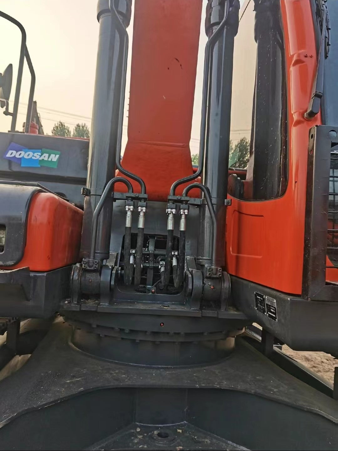 USED DOOSAN DX225LC EXCAVATOR