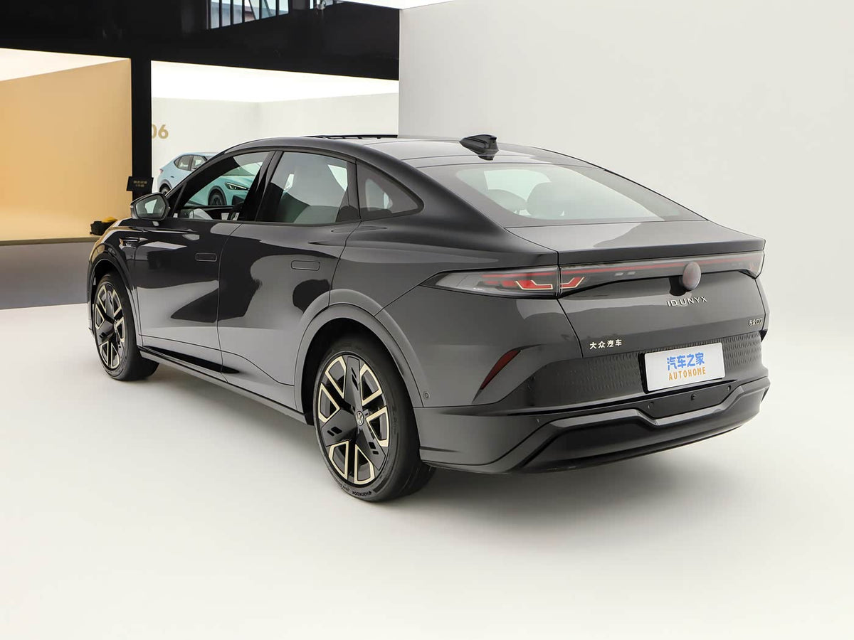 UNYX 07 Pure Electric Sedan Launched 2026  558KM 5-Door Liftback Smart EV
