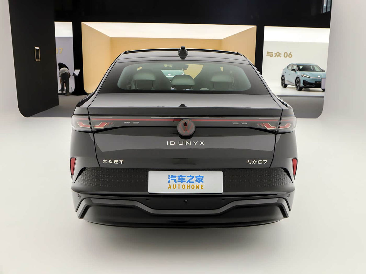 UNYX 07 Pure Electric Sedan Launched 2026  558KM 5-Door Liftback Smart EV