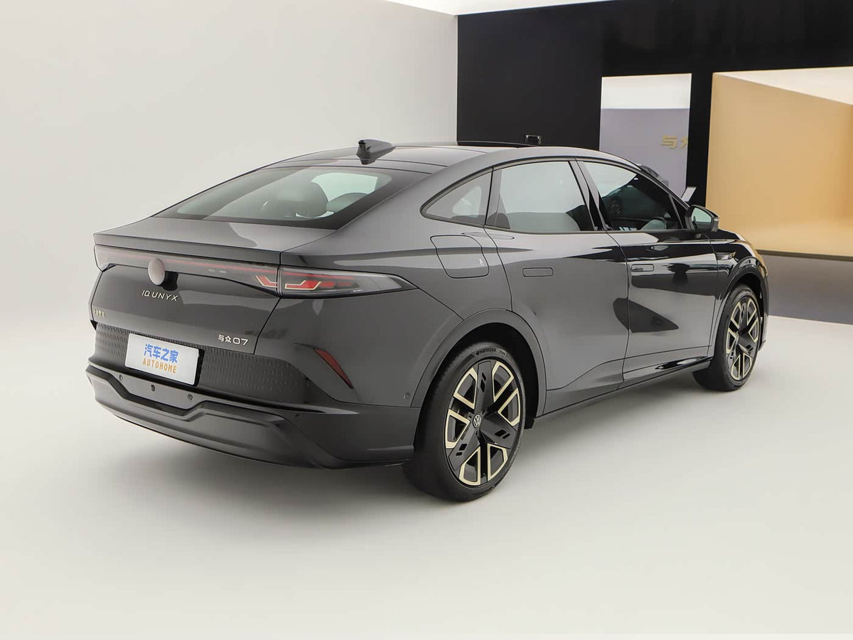 UNYX 07 Pure Electric Sedan Launched 2026  558KM 5-Door Liftback Smart EV