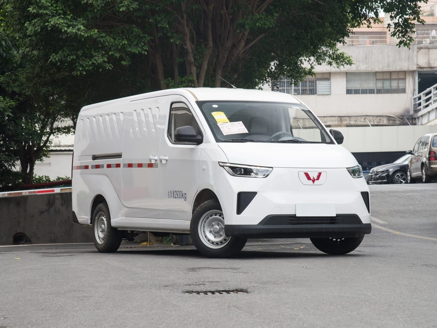 Wuling Yangguang 2025 310KM Passenger Van CATL Custom Edition