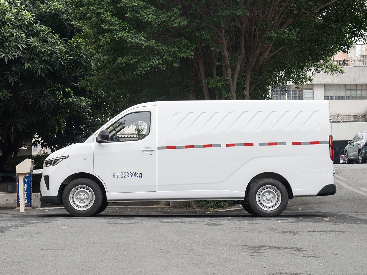 Wuling Yangguang 2025 310KM Passenger Van CATL Custom Edition