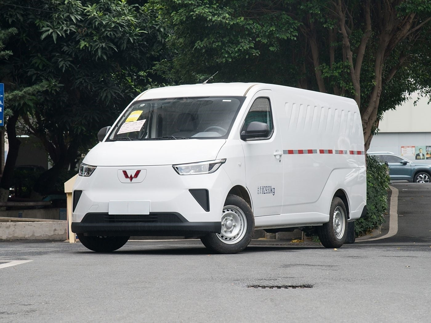 Wuling Yangguang 2025 310KM Passenger Van CATL Custom Edition