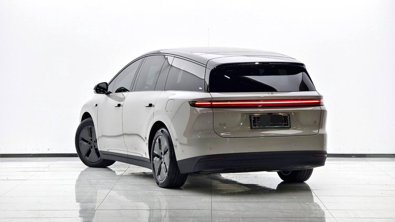 Used Li Auto i8 2025 Standard Edition front view for China car export