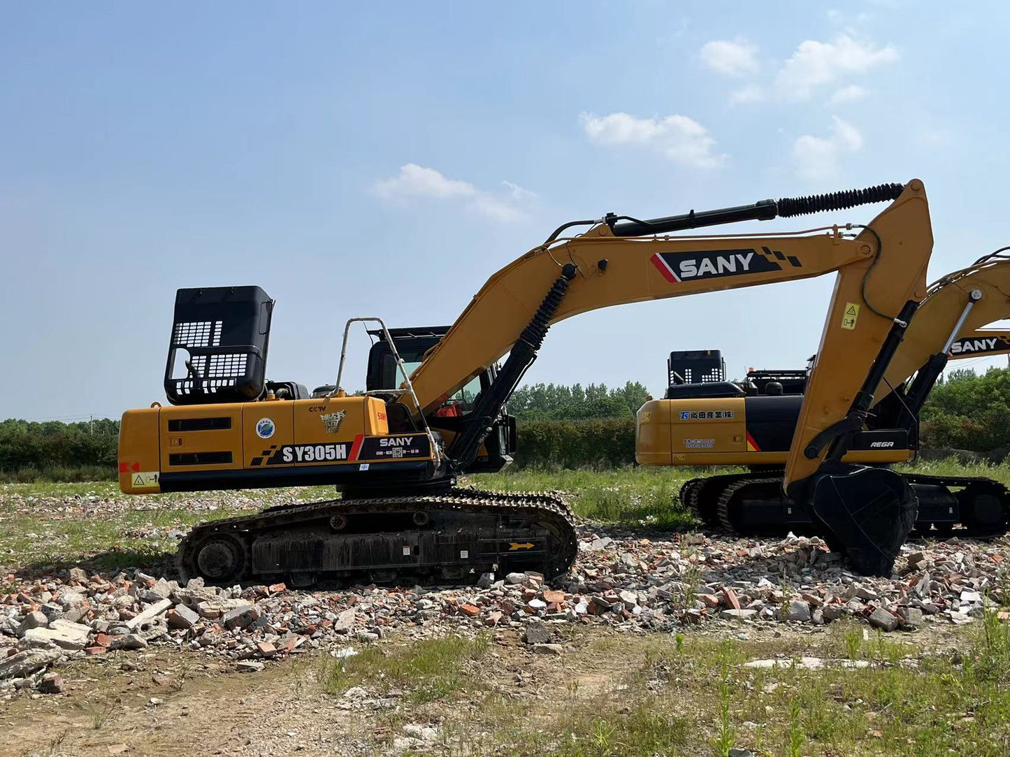 USED SANY SY305H EXCAVATOR