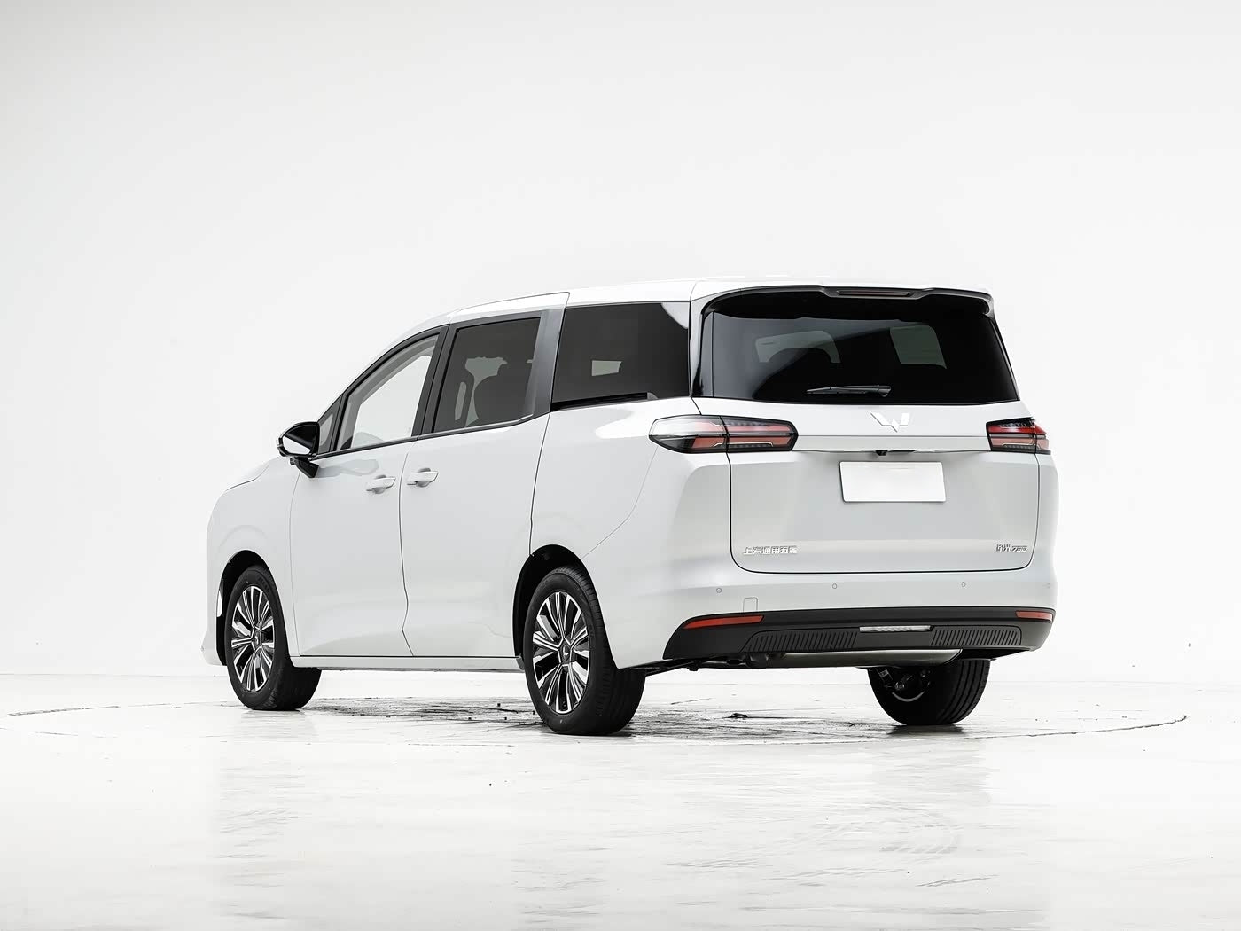 Wuling Starlight 730 New Energy 2025 Pure Electric 500km Luxury Edition