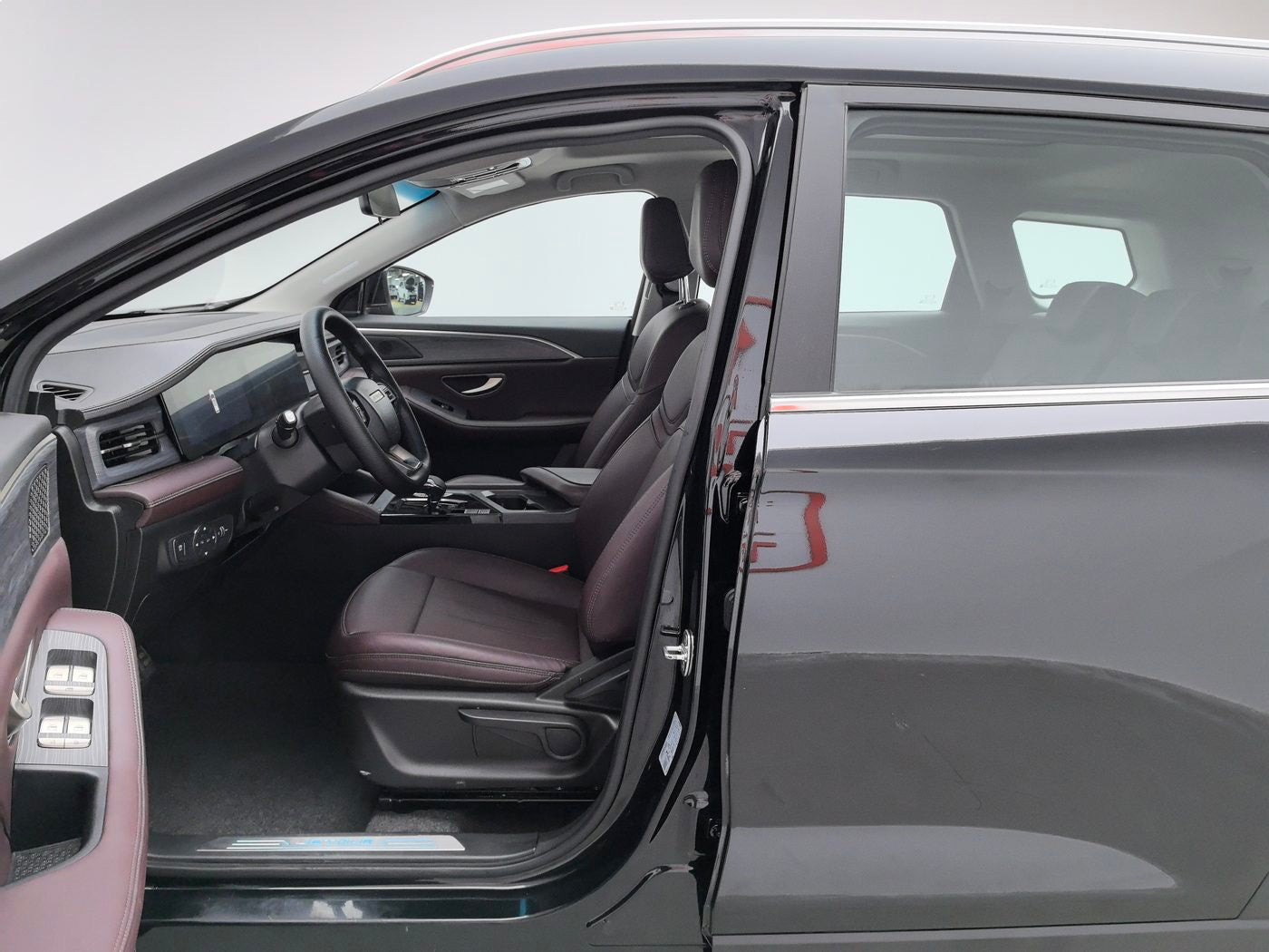 Used Jetour X90 PLUS 2024 1.6TD DCT Extended Family Joy Edition 7-seater cargo space for China car export
