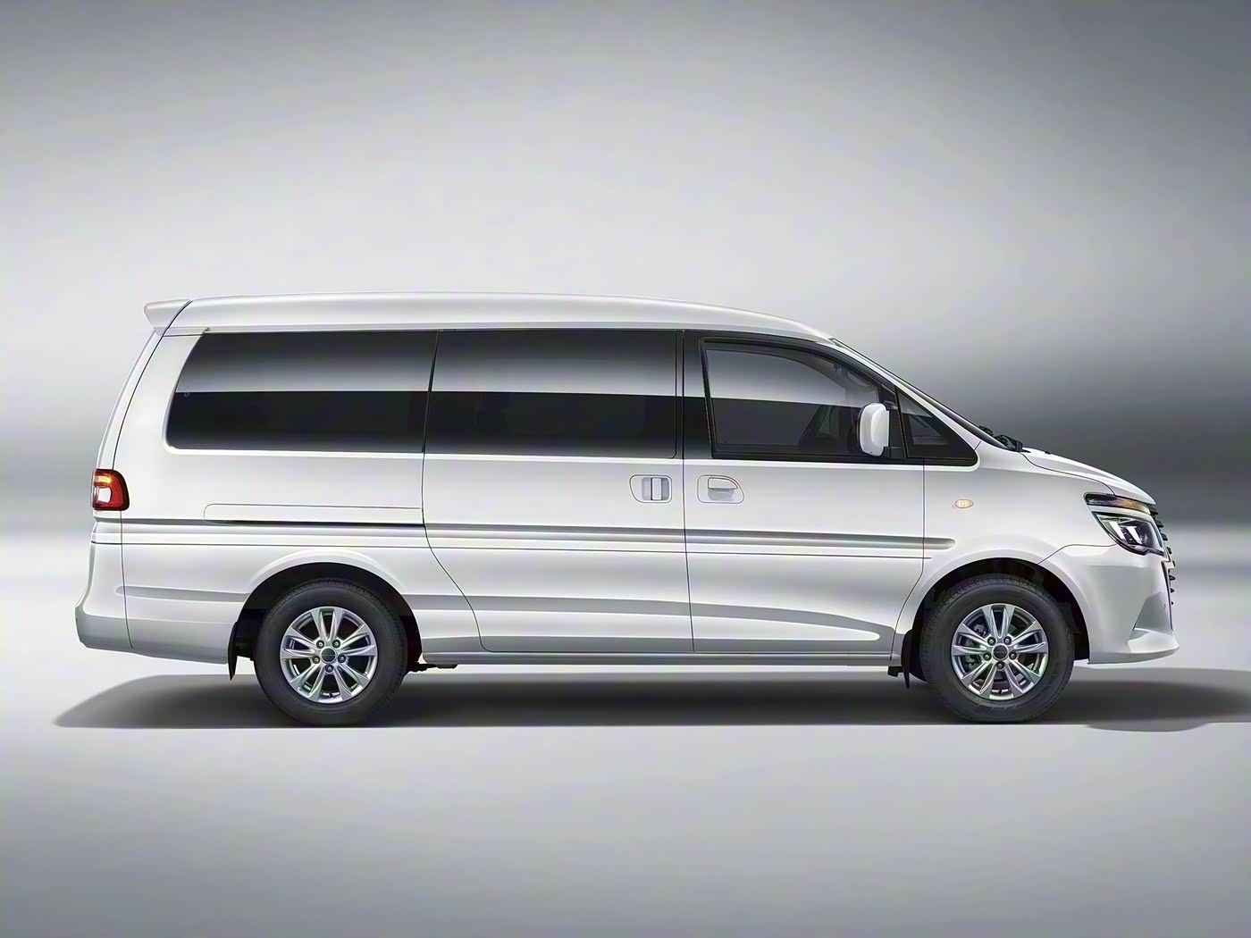 DONGFENG LINGZHI 2025 M5 1.6L SHORT AXLE 5 SEATER