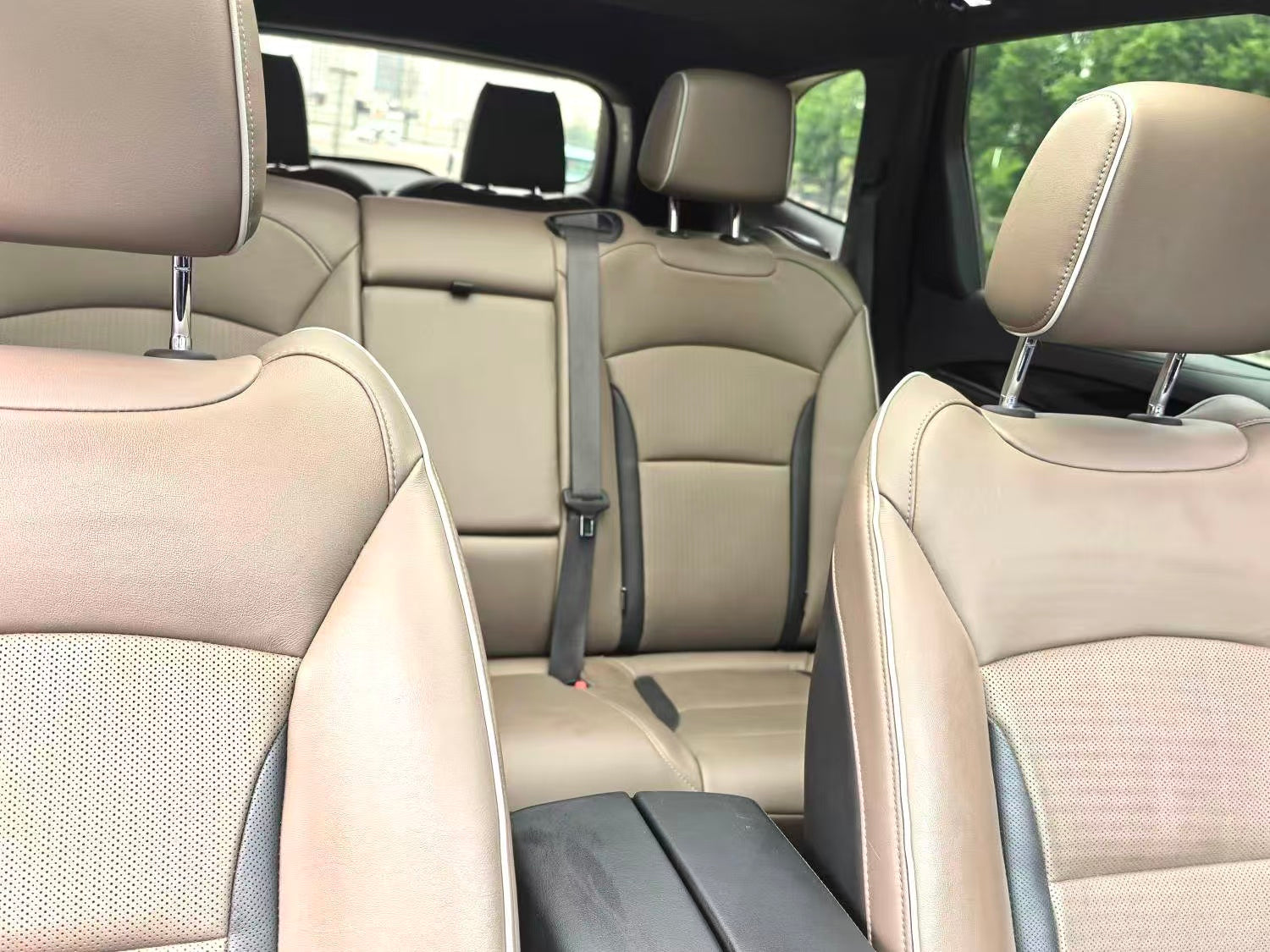 Used Buick Enclave 2020 2.0T 28T 4WD Flagship Edition interior photo for China car export