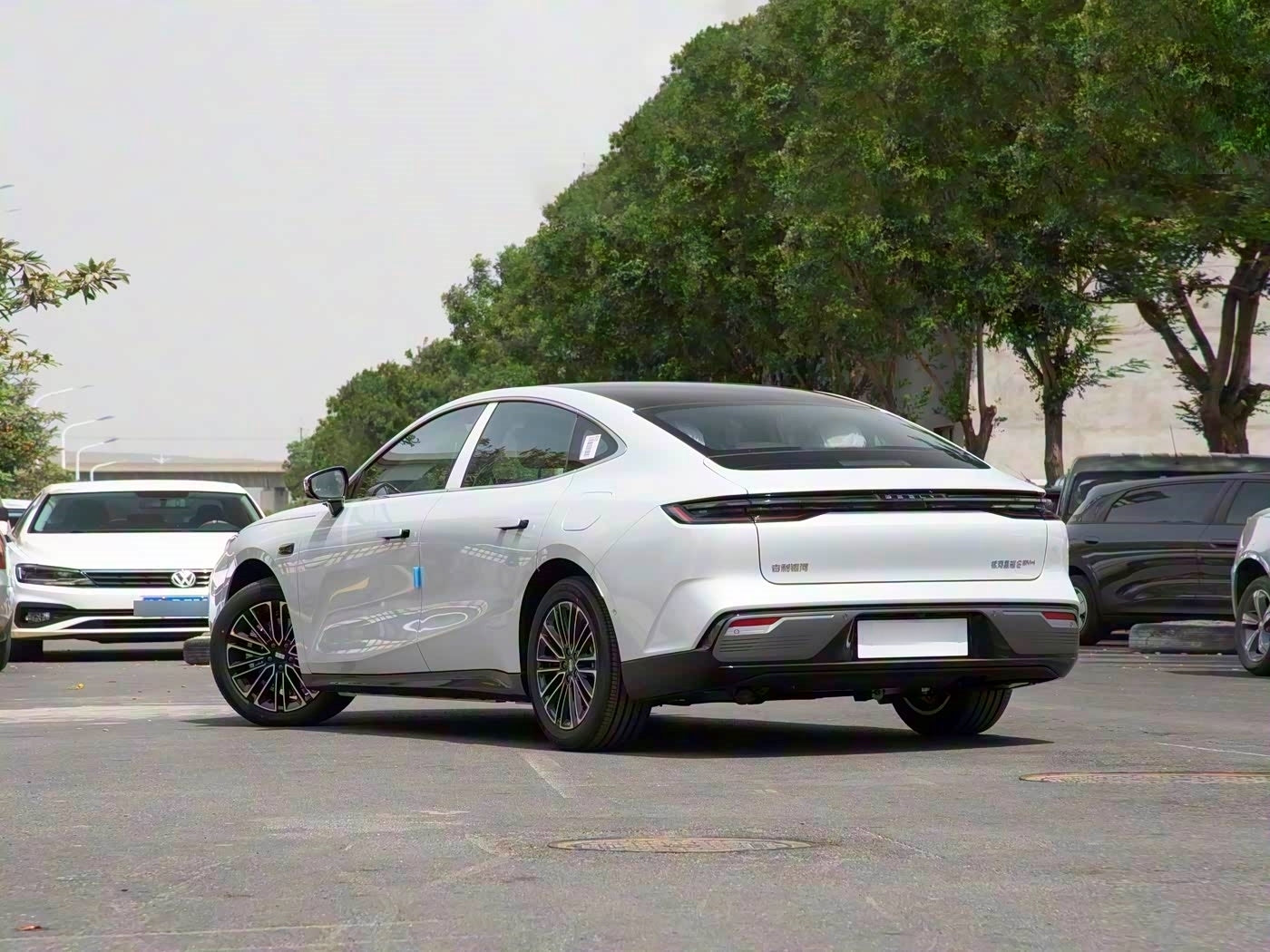 Geely Galaxy Starship 8 2025 60km EM-i Luxury Enjoyment Edition