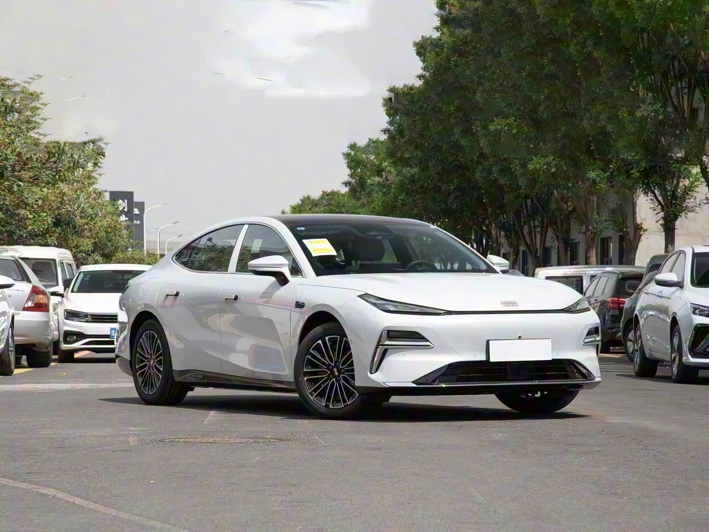 Geely Galaxy Starship 8 2025 60km EM-i Luxury Enjoyment Edition