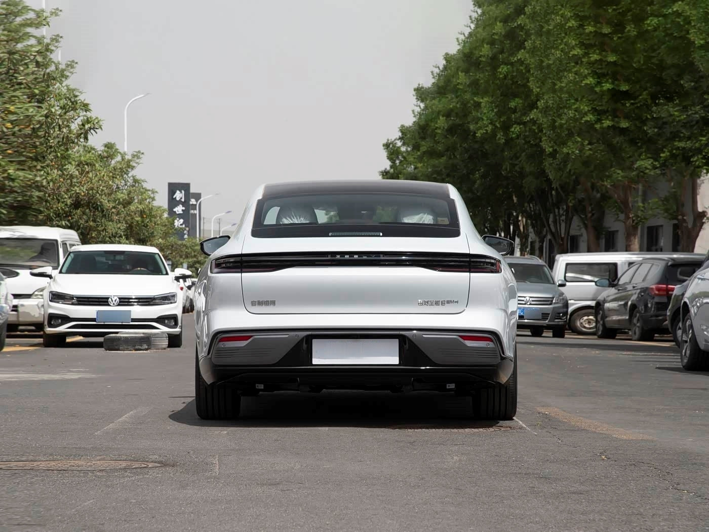 Geely Galaxy Starship 8 2025 60km EM-i Luxury Enjoyment Edition