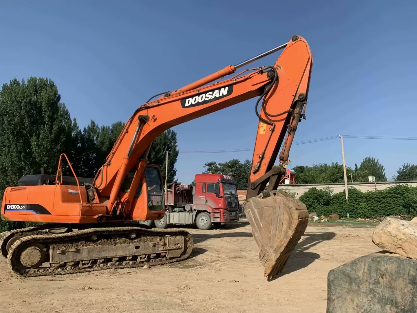 USED DOOSAN DH300LC-7 EXCAVATOR