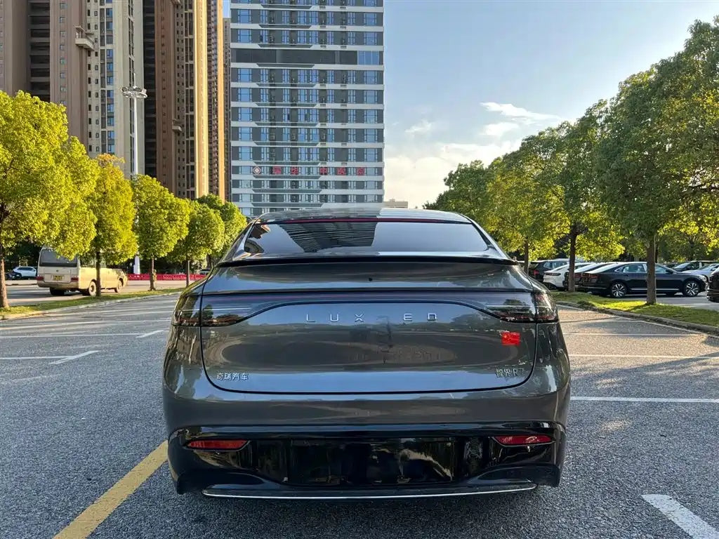 Used Luxeed R7 2024 R7 802KM Max front view for China car export