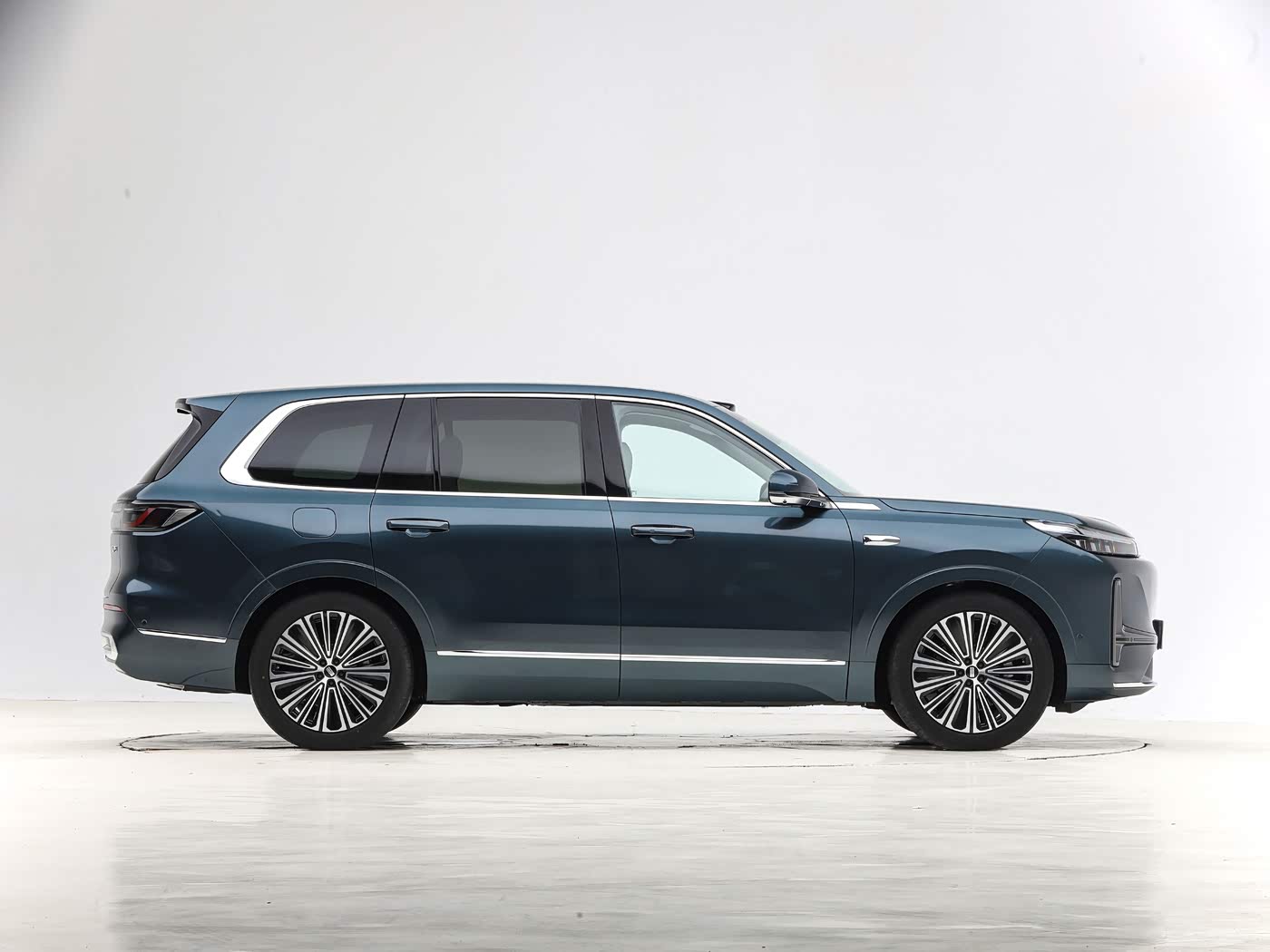 Geely Galaxy M9 2025 100km 2WD Launch Edition