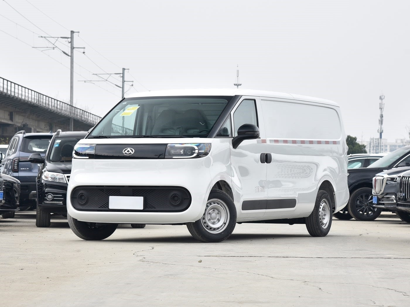 Saic Maxus eDeliver 5 2025 Model V1+ Long - Axis High - Roof Multi - Function Version (62kWh)