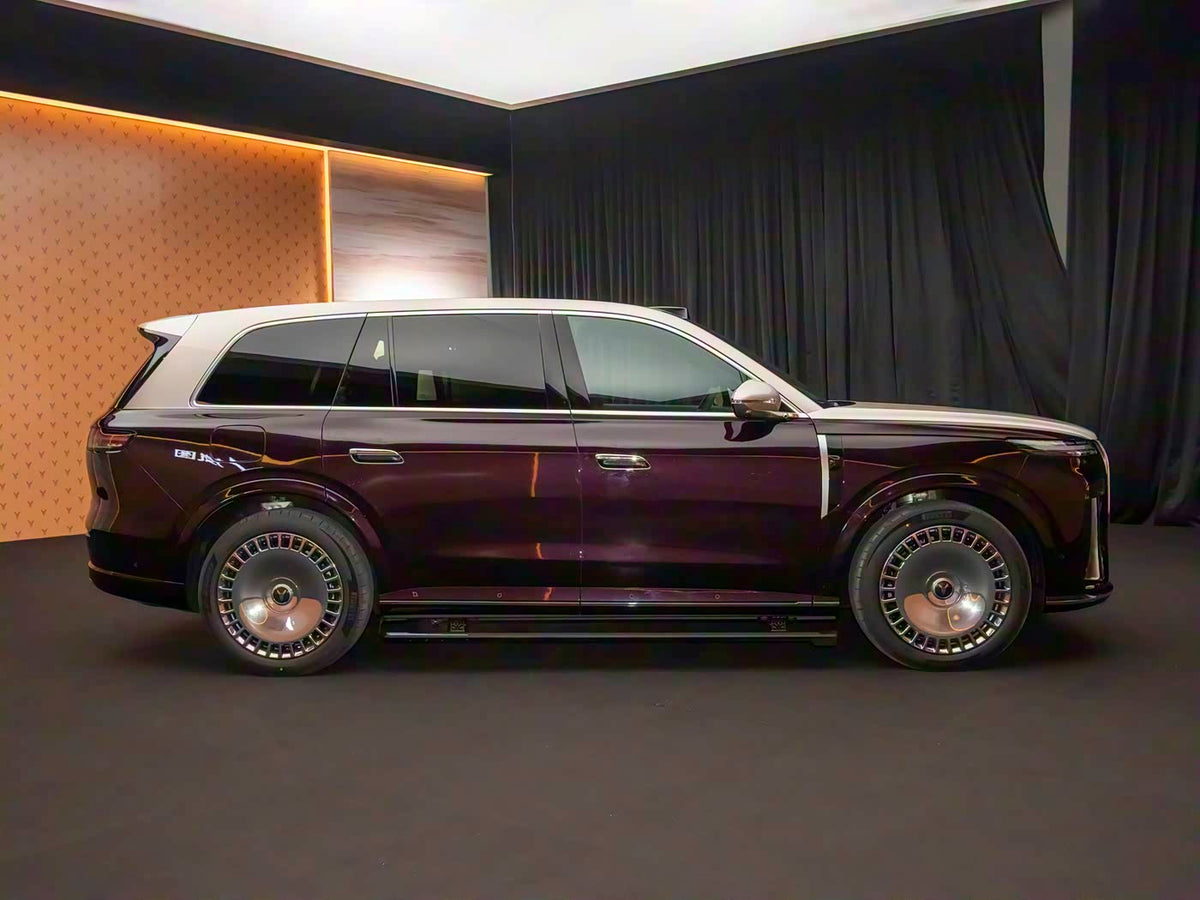 VOYAH TITAN EREV Luxury SUV 2026 350 KM Full‑Size 6‑Seater Flagship Vehicle